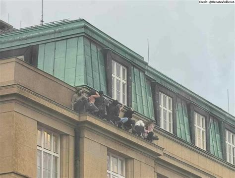 Tiroteo mortal en una universidad de Praga, según la Policía checa